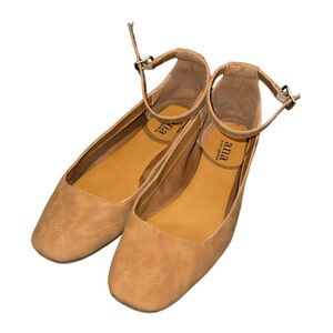 A.NA. Women’s Tan Kearney Ballet Flats Size 8
